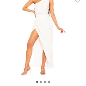 Elegant White One-Shoulder Gown - Alessi